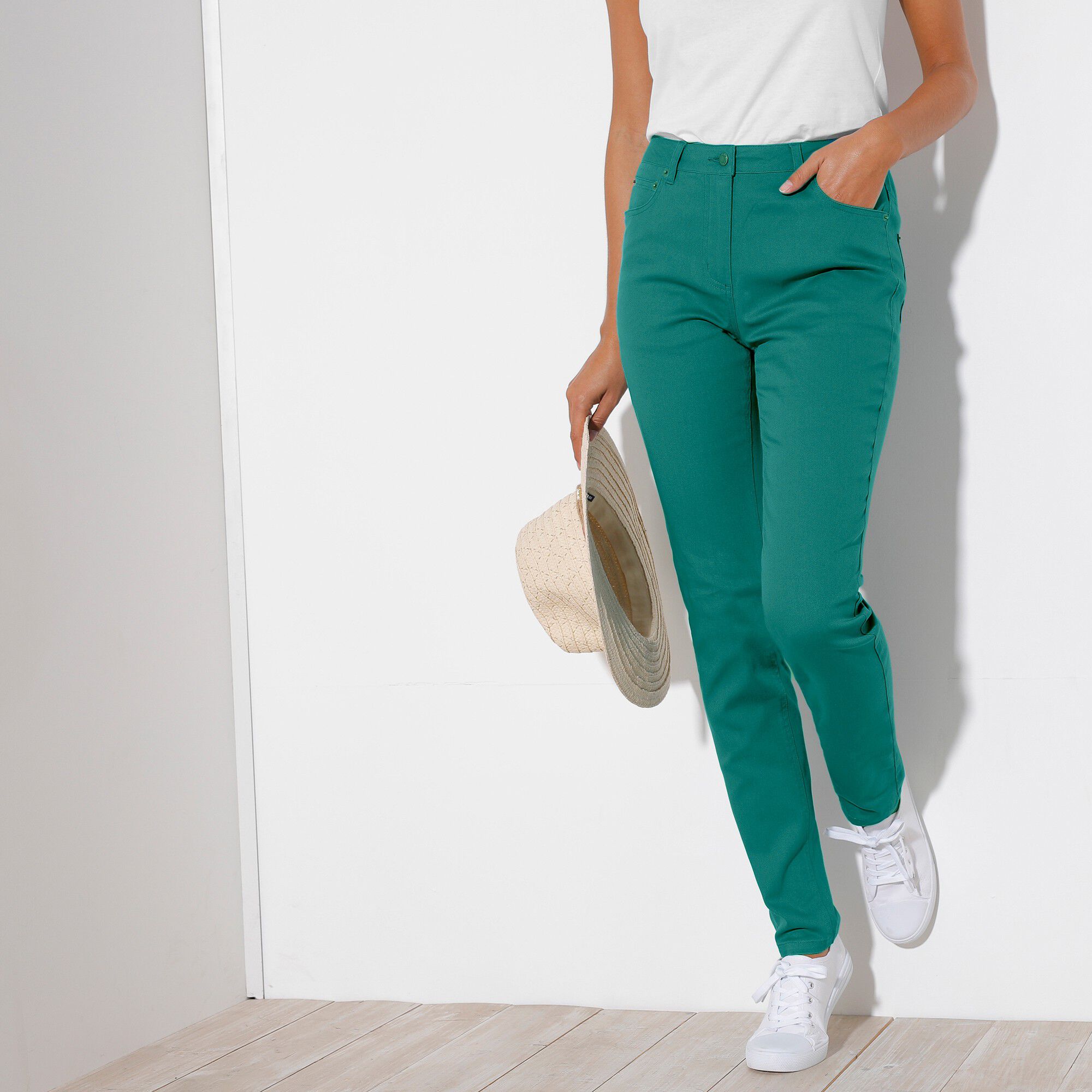 Pantalon fuselé couleur