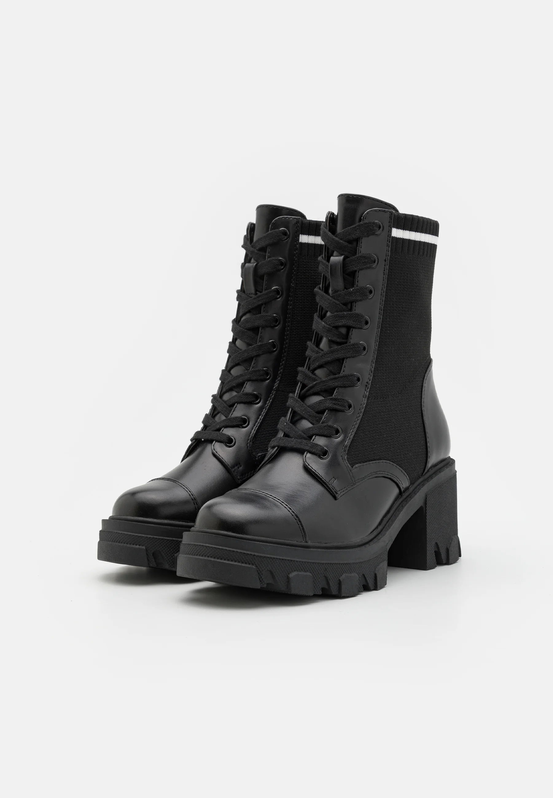 Botines con cordones de corte ancho Even&Odd