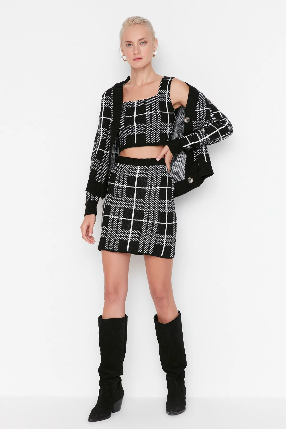 Trendyol Collection  Schwarzes Jacquard-Strickoberteil- und -unterteil-Set TWOAW23AU00047