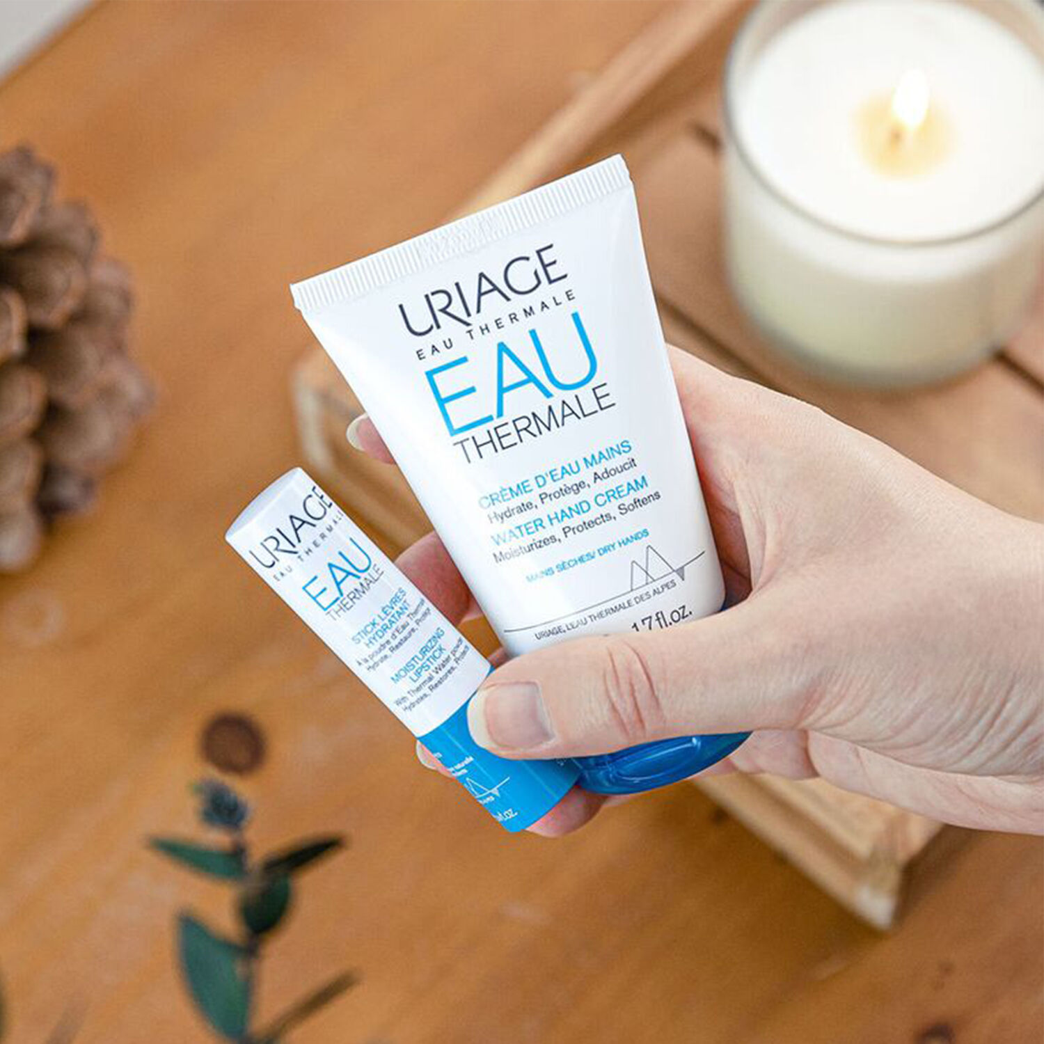 Uriage Eau Thermale - Crème d'Eau Mains Hydrate, Protège & Adoucit 50 ml