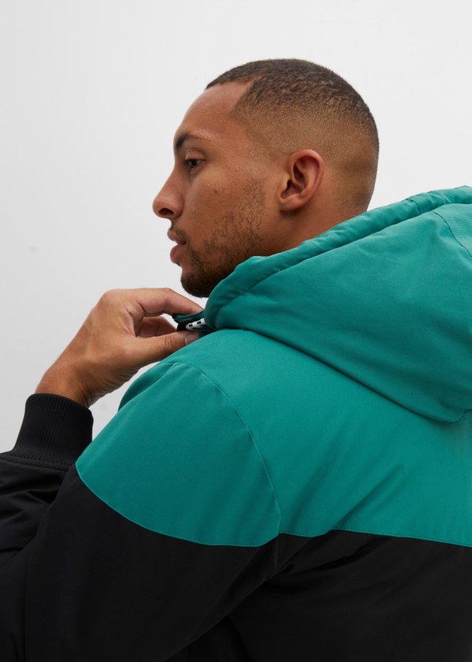 Winterjacke mit Kapuze