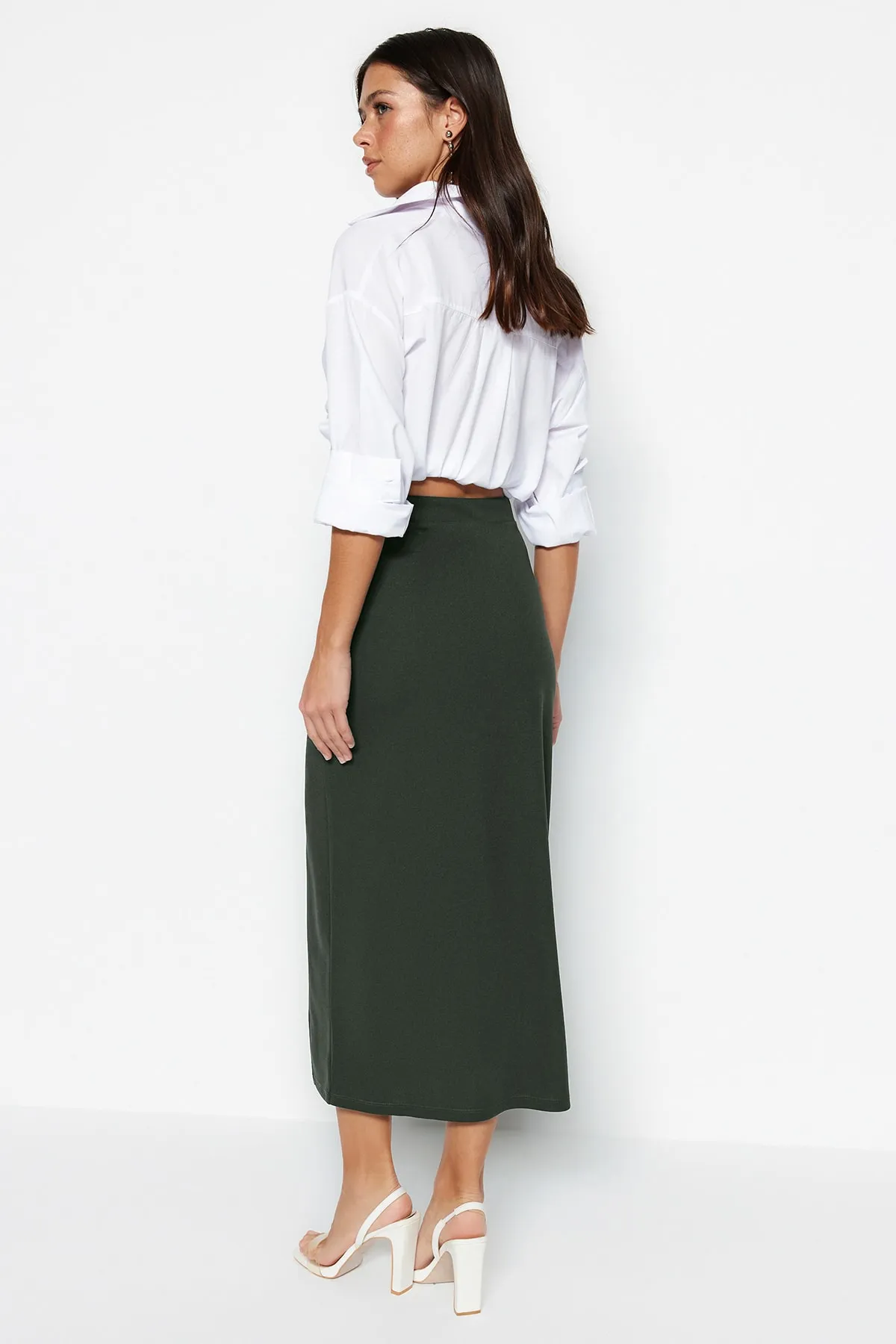 Trendyol Collection  Khakifarbener eleganter Maxirock aus Crêpe mit Schlitz und hoher Taille aus Stretch-Strick TWOSS23ET00351