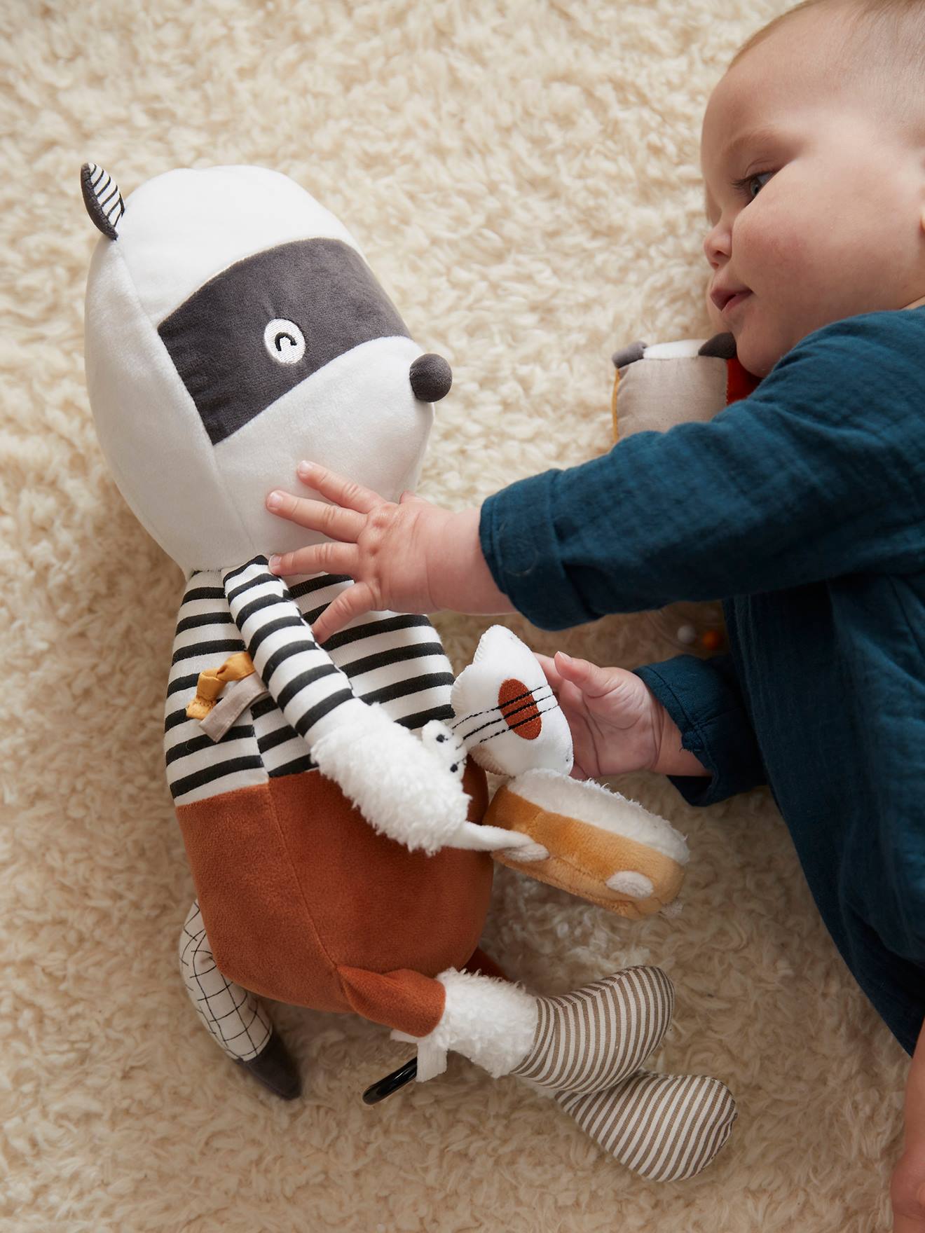 Grande peluche d'activités musicale MES PETITS JOUETS multicolore
