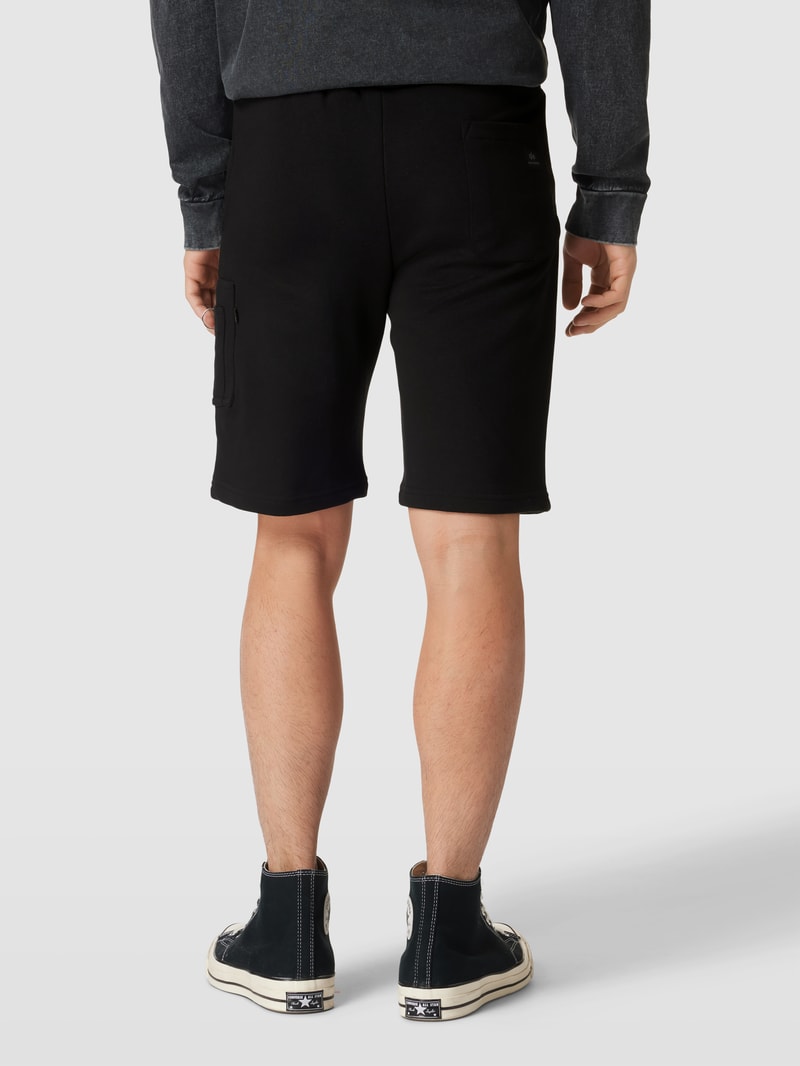 Shorts mit Label-Details in schwarz