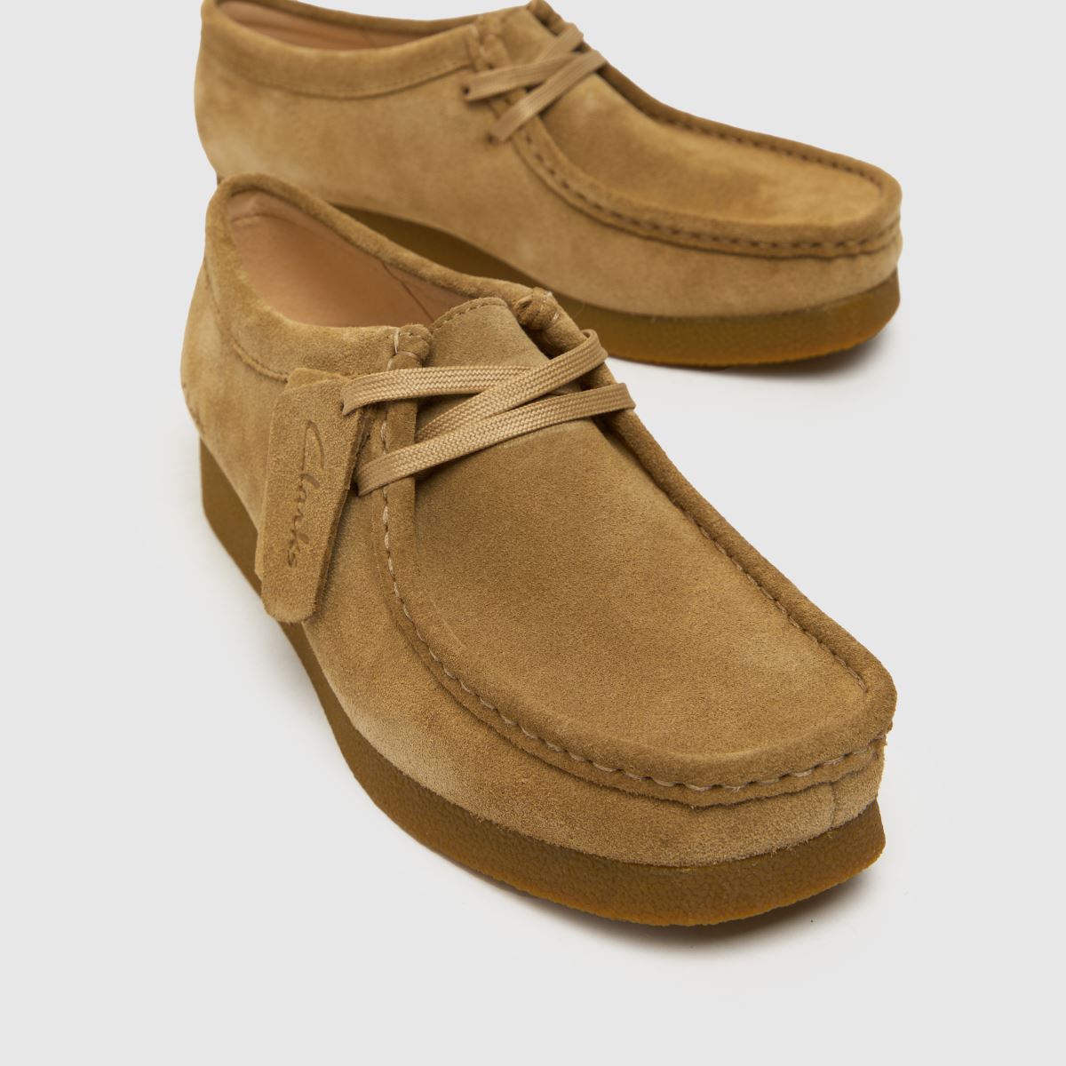 Clarks Wallabee Evo ravni čevlji v rjavi barvi