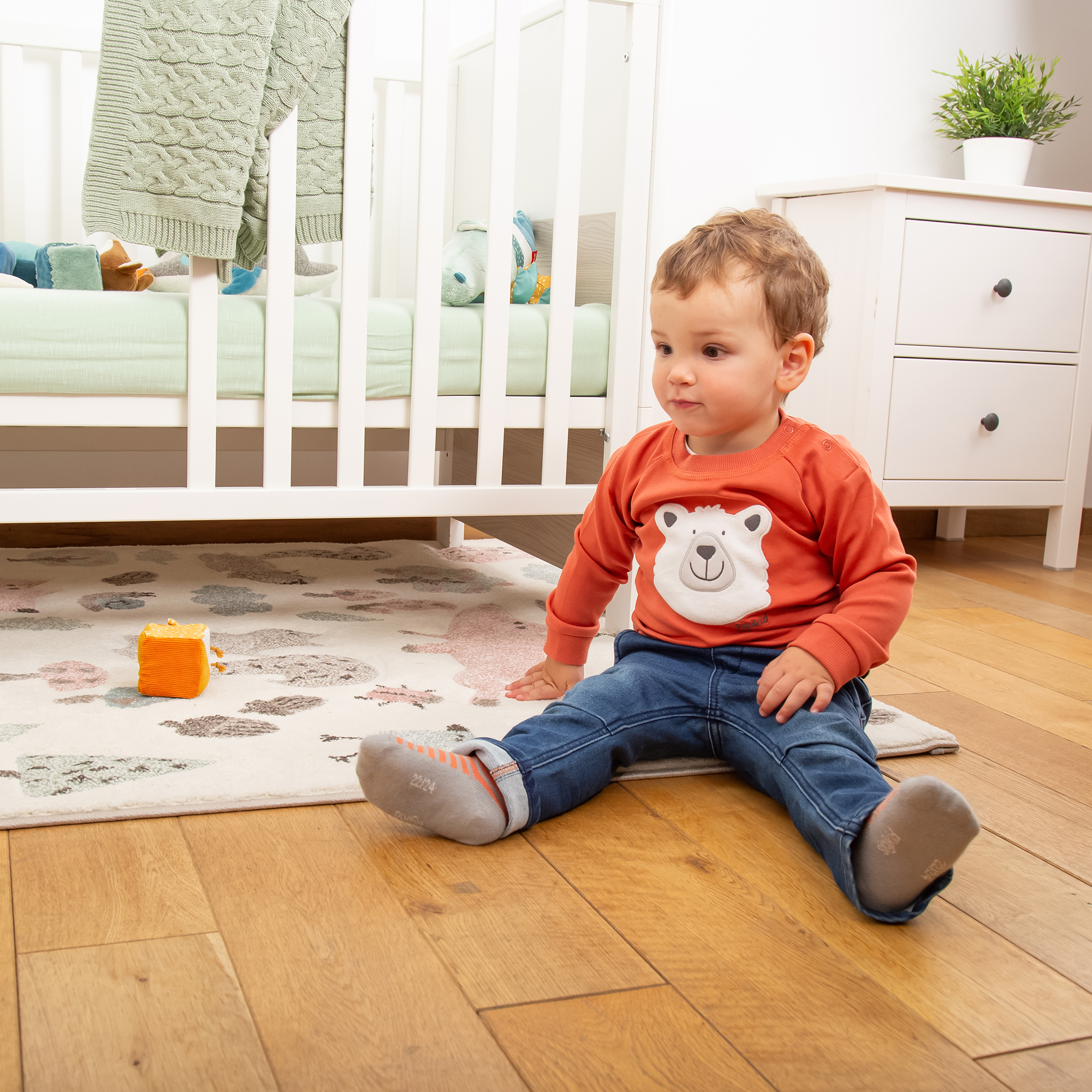 Baby Langarmshirt mit Eisbär Motiv, orange