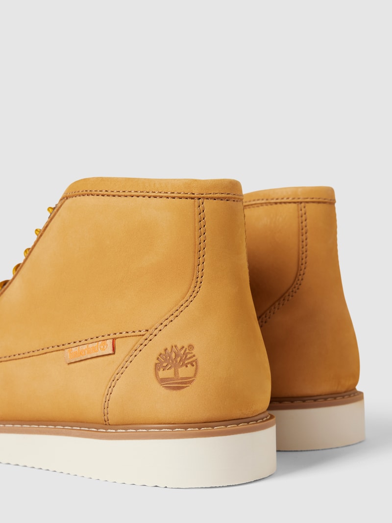 Boots mit Schnürung und Label-Detail in hellbraun