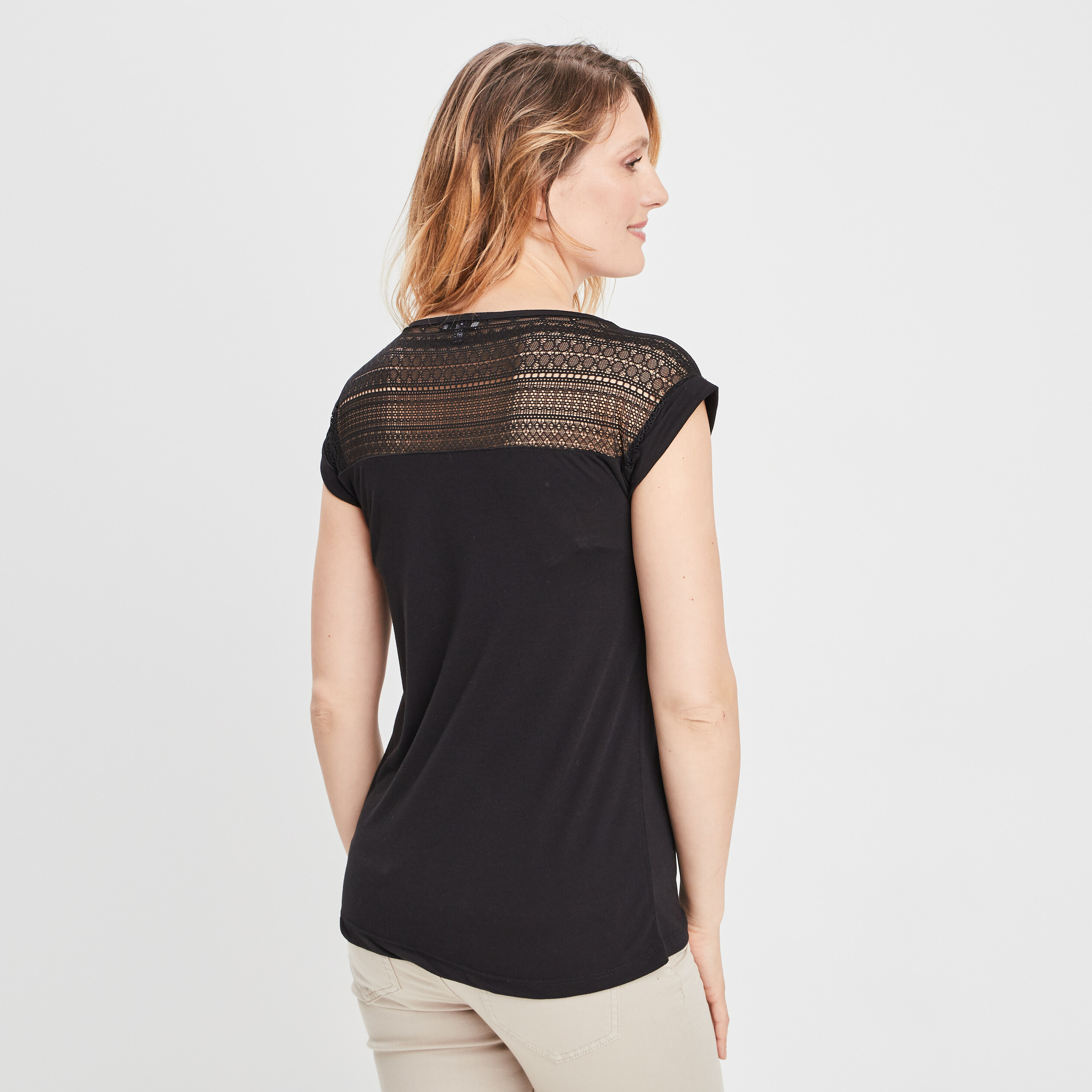 T-shirt empiècements dentelle épaules noir femme | La Halle