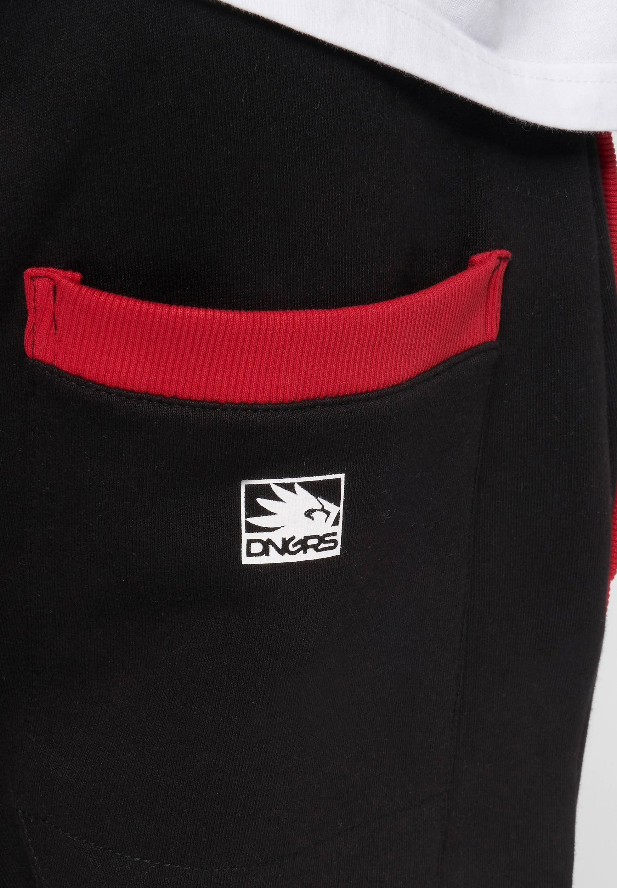 Pantalones deportivos peligrosos DNGRS