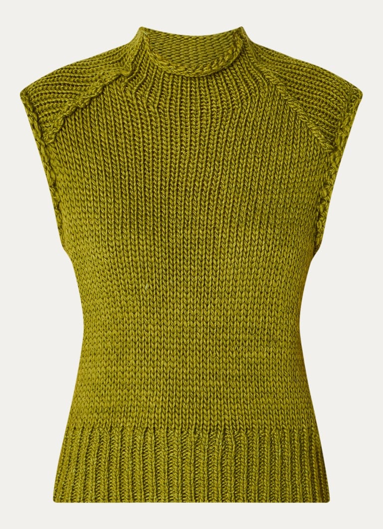 Felipe Spencer in maglia grossa di misto lana di Modström, con collo alto