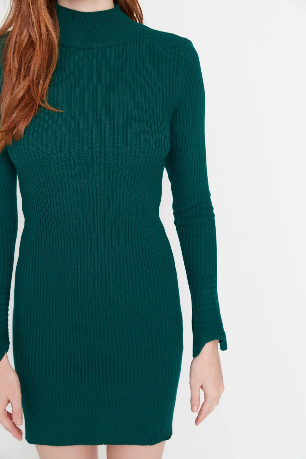 Trendyol Collection  Smaragdgrünes Smaragdgrünes, eng anliegendes Mini-Strick-Basic-Kleid TWOAW23EL01415