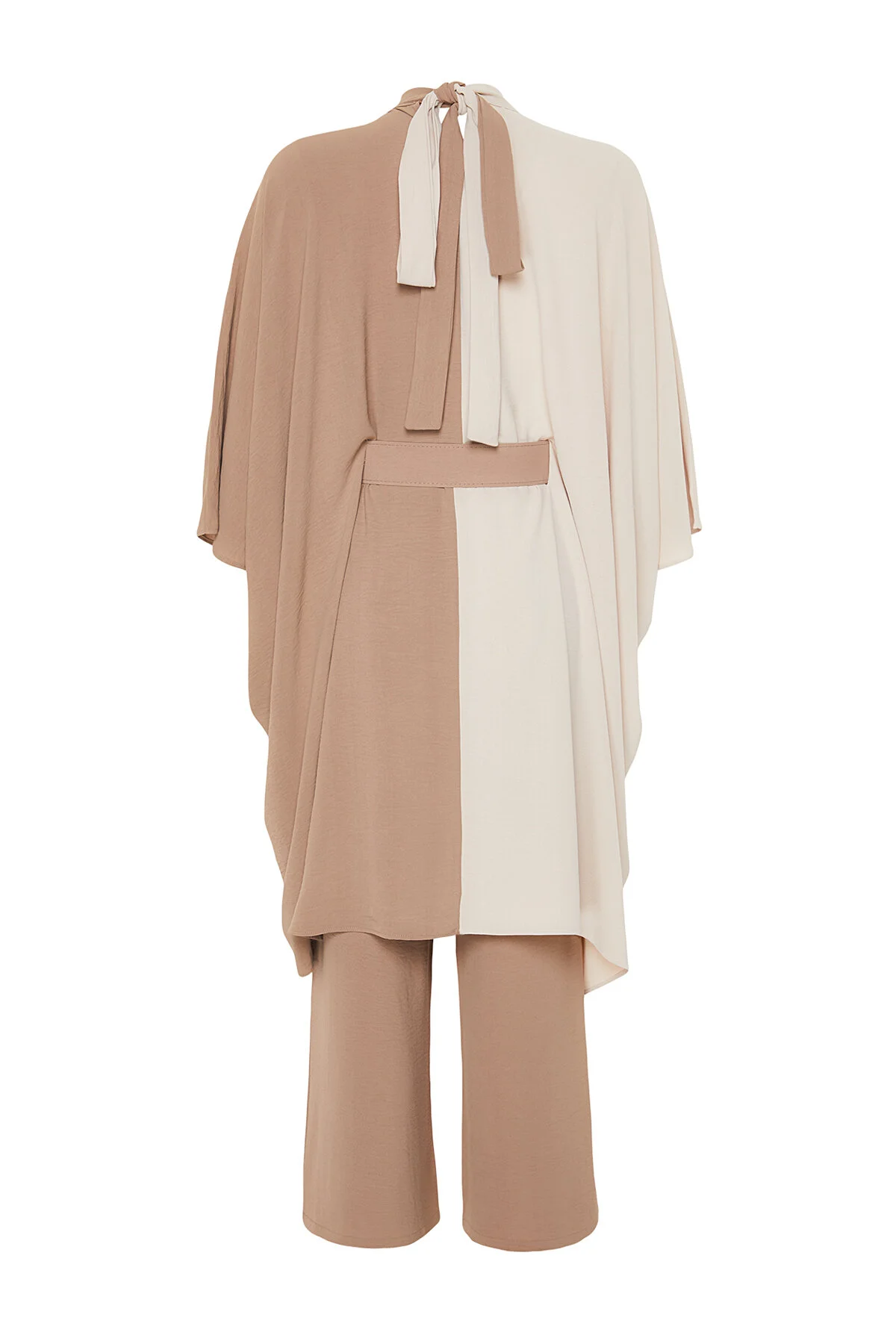 Trendyol Modest  Nerzfarbener Farbblock-Tunika-Hosen-Webanzug mit Taillengürtel TCTSS23US00046