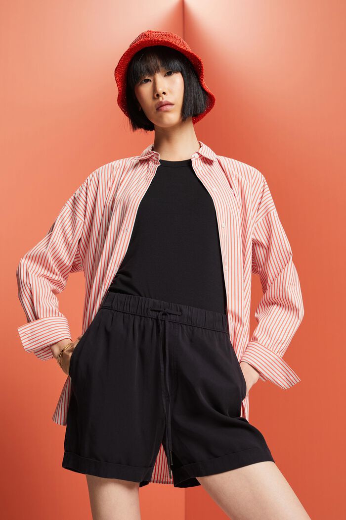 Shorts aus TENCEL™ mit Bindegürtel