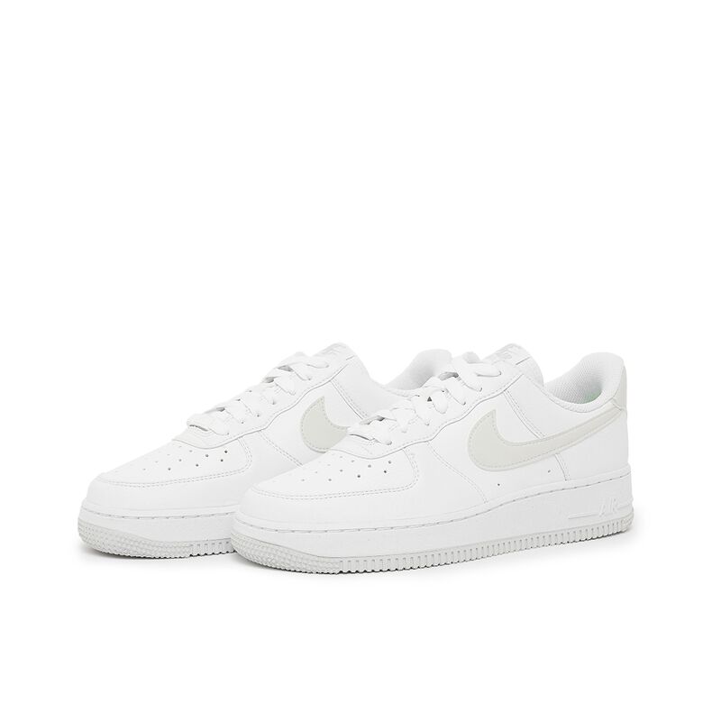 NIKE Wmns Air Force 1 Low 