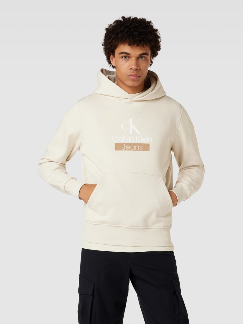 Hoodie mit Känguru-Tasche in beige