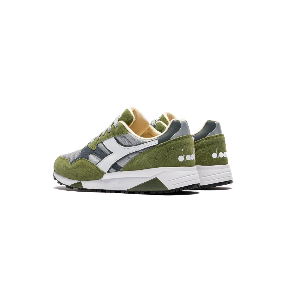 Diadora N902 501.178559-D0816 / grün
