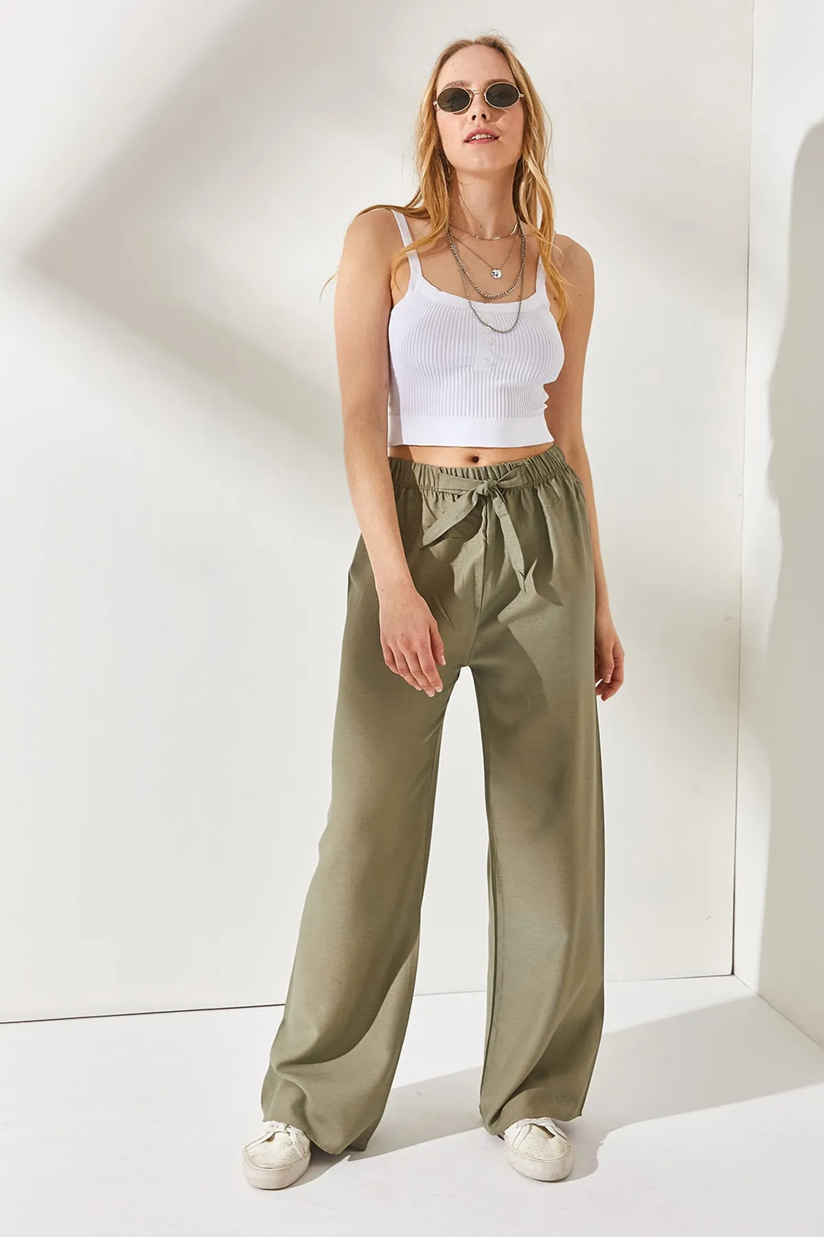 Olalook  Khakifarbene Palazzo-Leinenhose mit elastischem Bund und Schnürung für Damen PNT-19000219