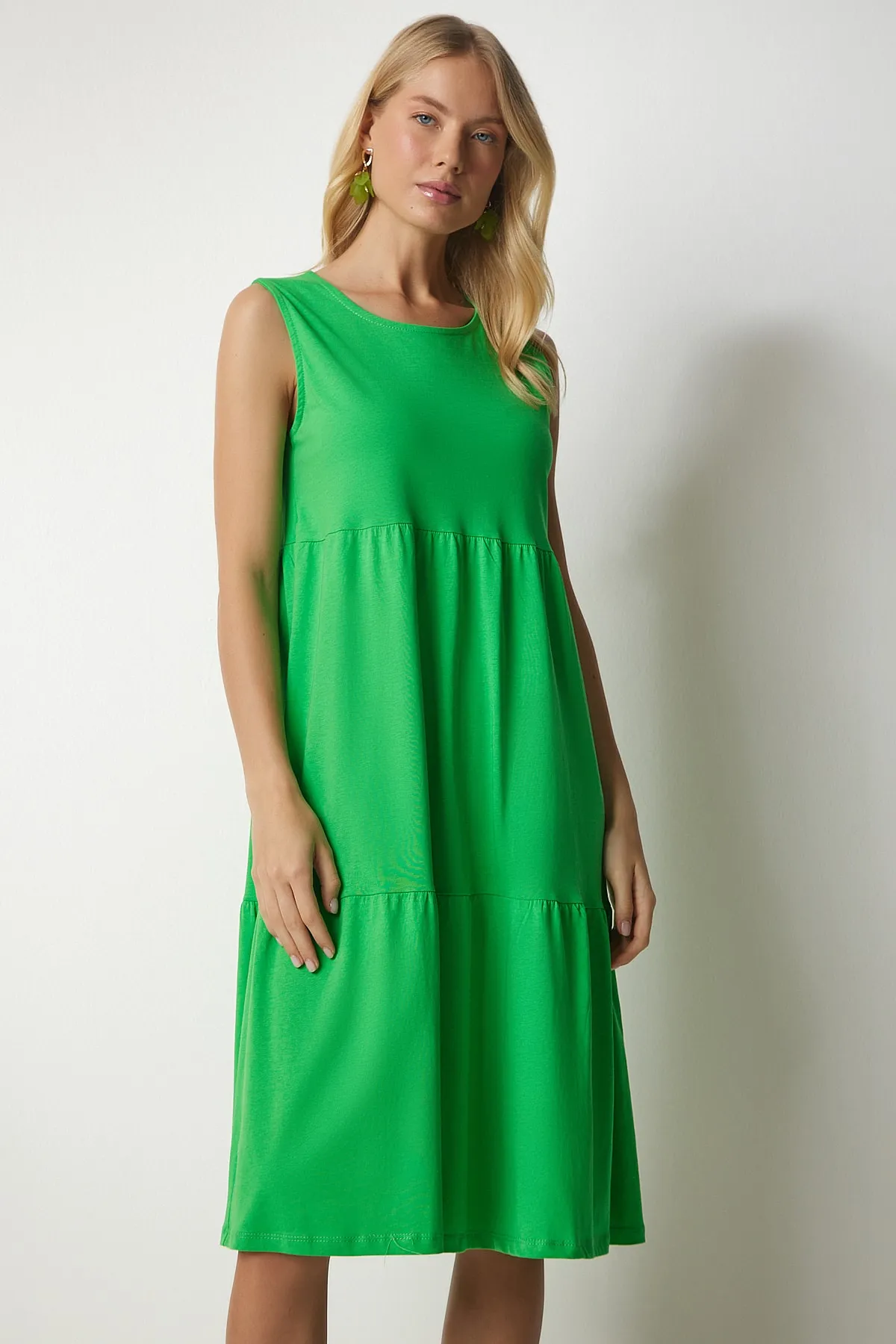 Happiness İstanbul  Hellgrünes ärmelloses Volant-Strickkleid für Damen CR00412
