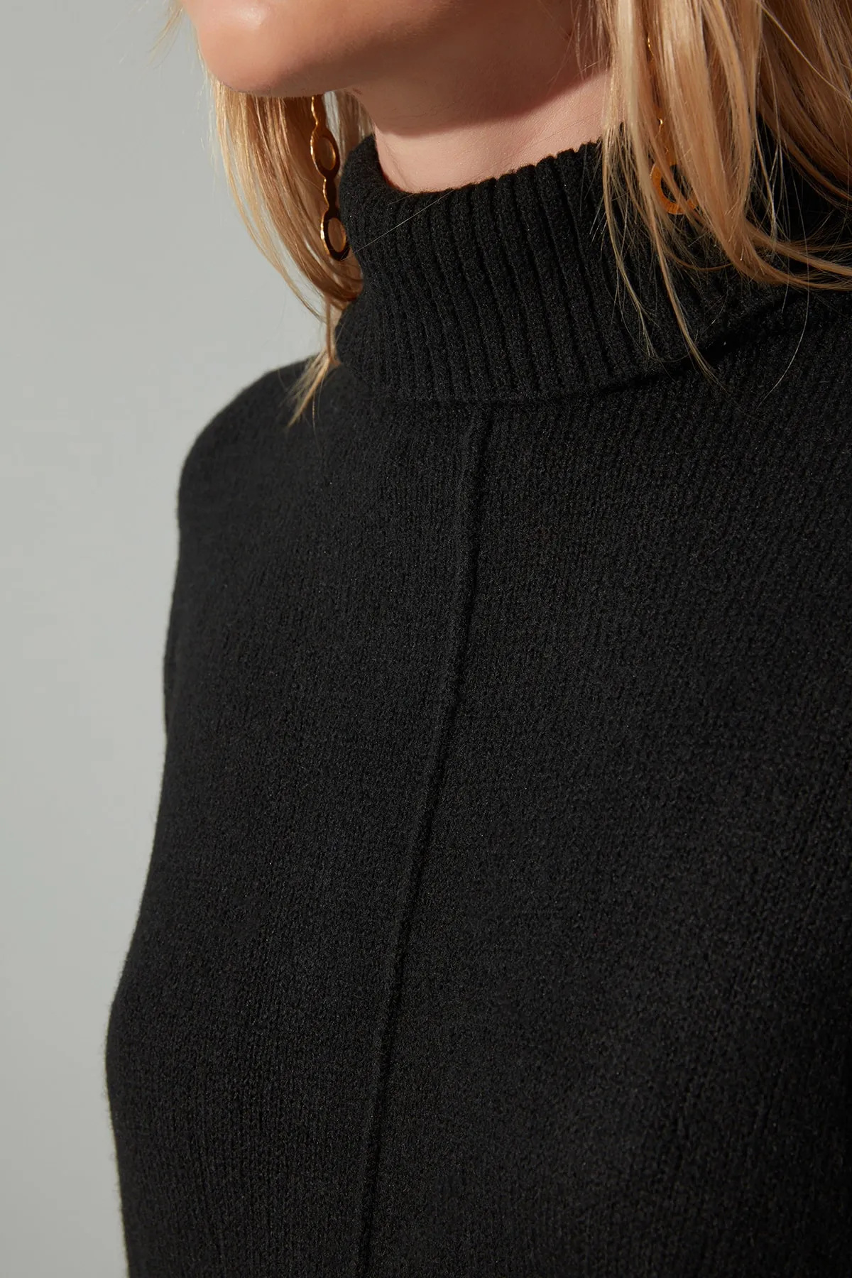 Trendyol Collection  Schwarzer Wollstrickpullover mit halbem Rollkragen für Herren