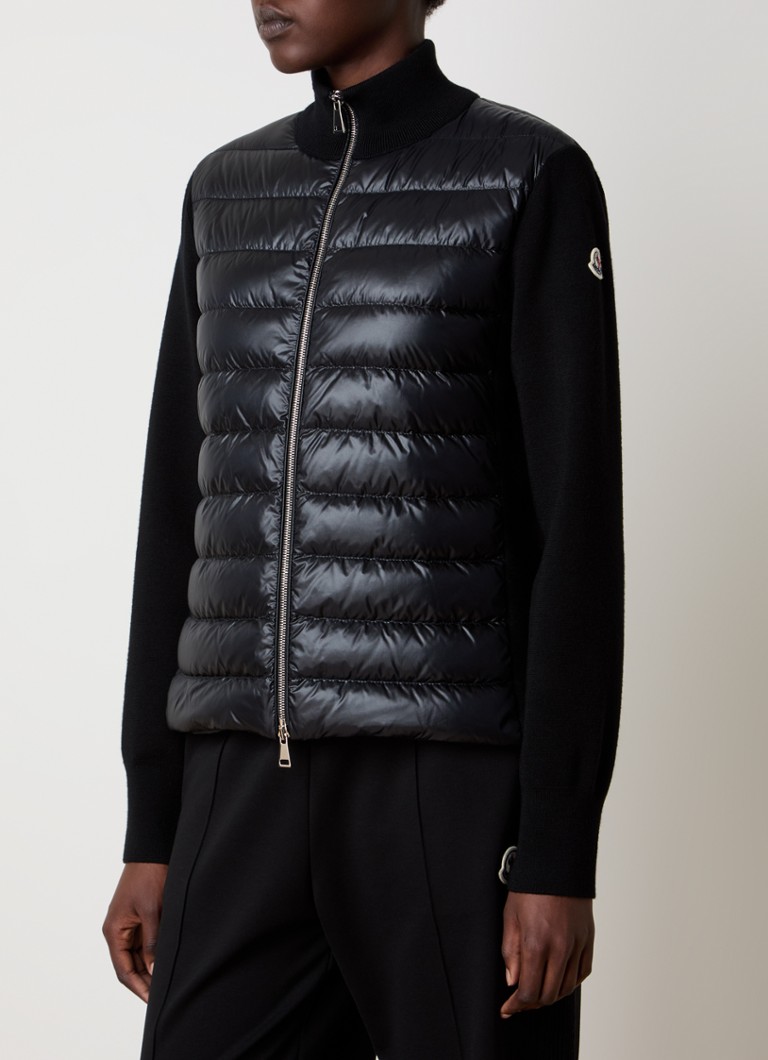 Moncler Tricot -hieno neuletakki, joka on valmistettu neitsytvillasta ja jossa on tikattu etu- ja takaosa.