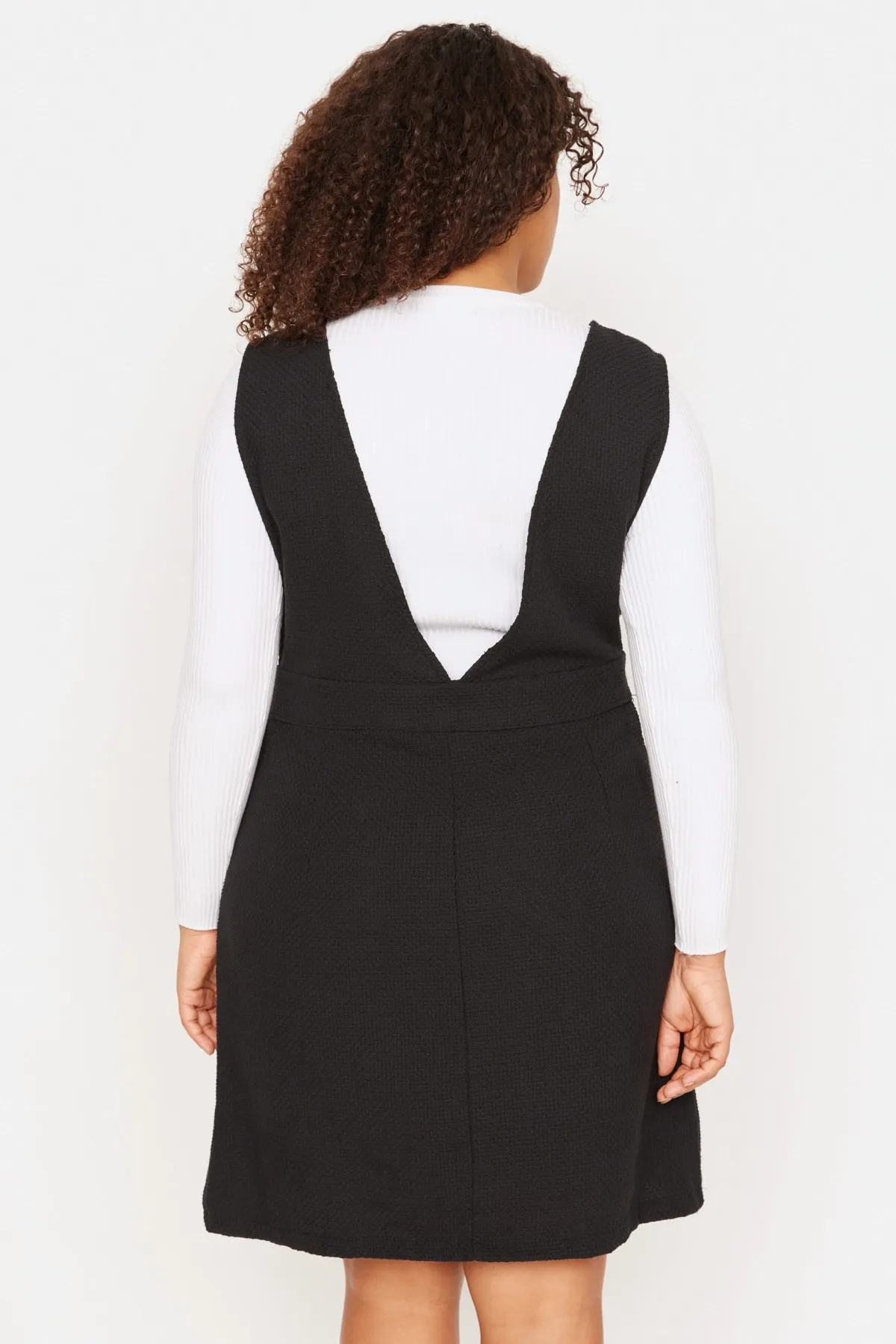 Trendyol Curve  Schwarzes Tweed-Gilet-Mini-Webkleid in Übergröße TBBAW23AH00193