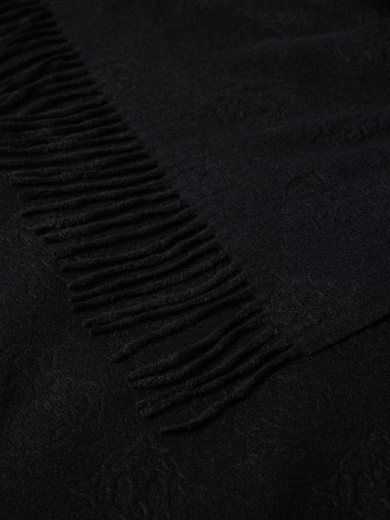Schal mit Allover-Label-Details Modell 'JAMES' in schwarz