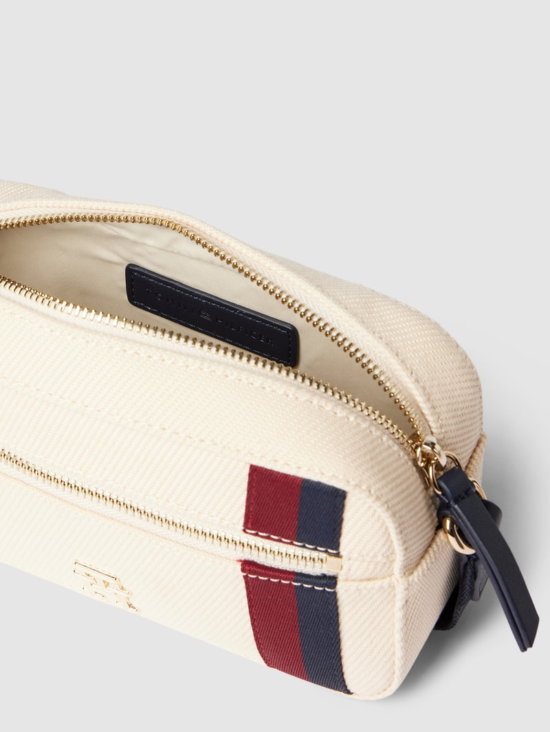 Umhängetasche mit Label-Details Modell 'ICONIC' in sand