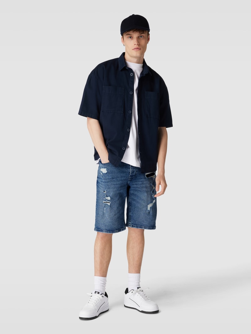 Jeansshorts im Destroyed-Look in blau