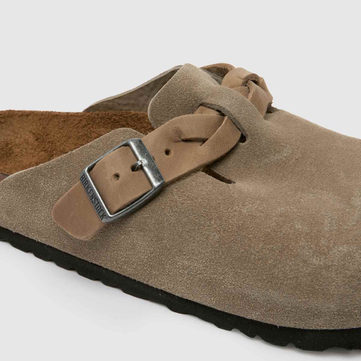 BIRKENSTOCK – Boston – Flätade träskor i taupe