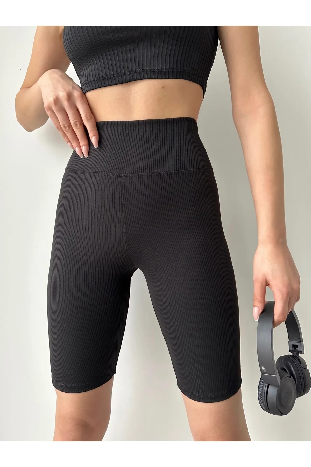 BEJNA  Schwarze, gerippte, kurze Sport-Leggings mit hoher Taille für Damen