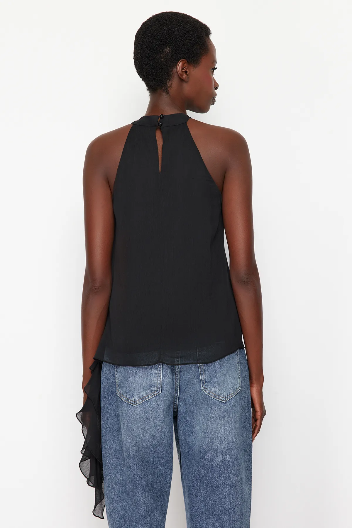 Trendyol Collection  Schwarze ungefütterte gewebte Chiffonbluse mit Rüschen TPRSS24BZ00027