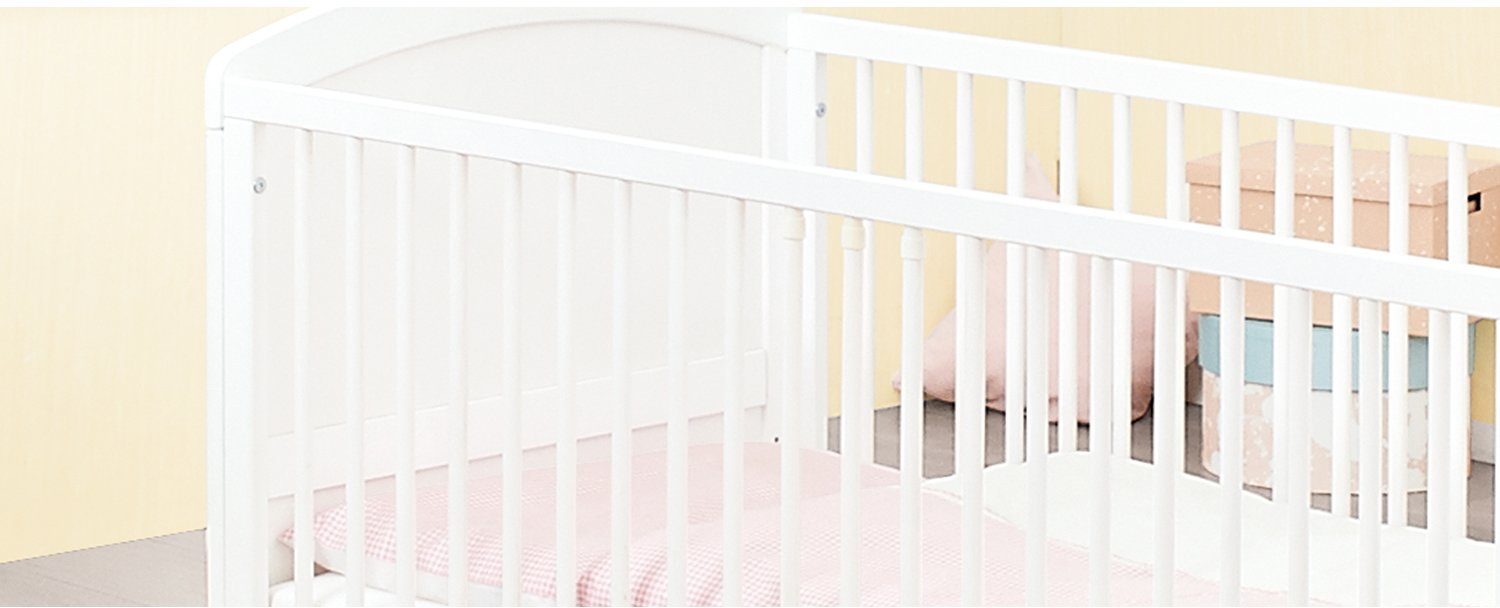 Pinolino® Babyzimmer-Komplettset Laura, breit groß, (Set, 3-St., Kinderbett, Schrank, Wickelkommode), mit Kinderbett, 3-trg. Schrank und breiter Wickelkommode