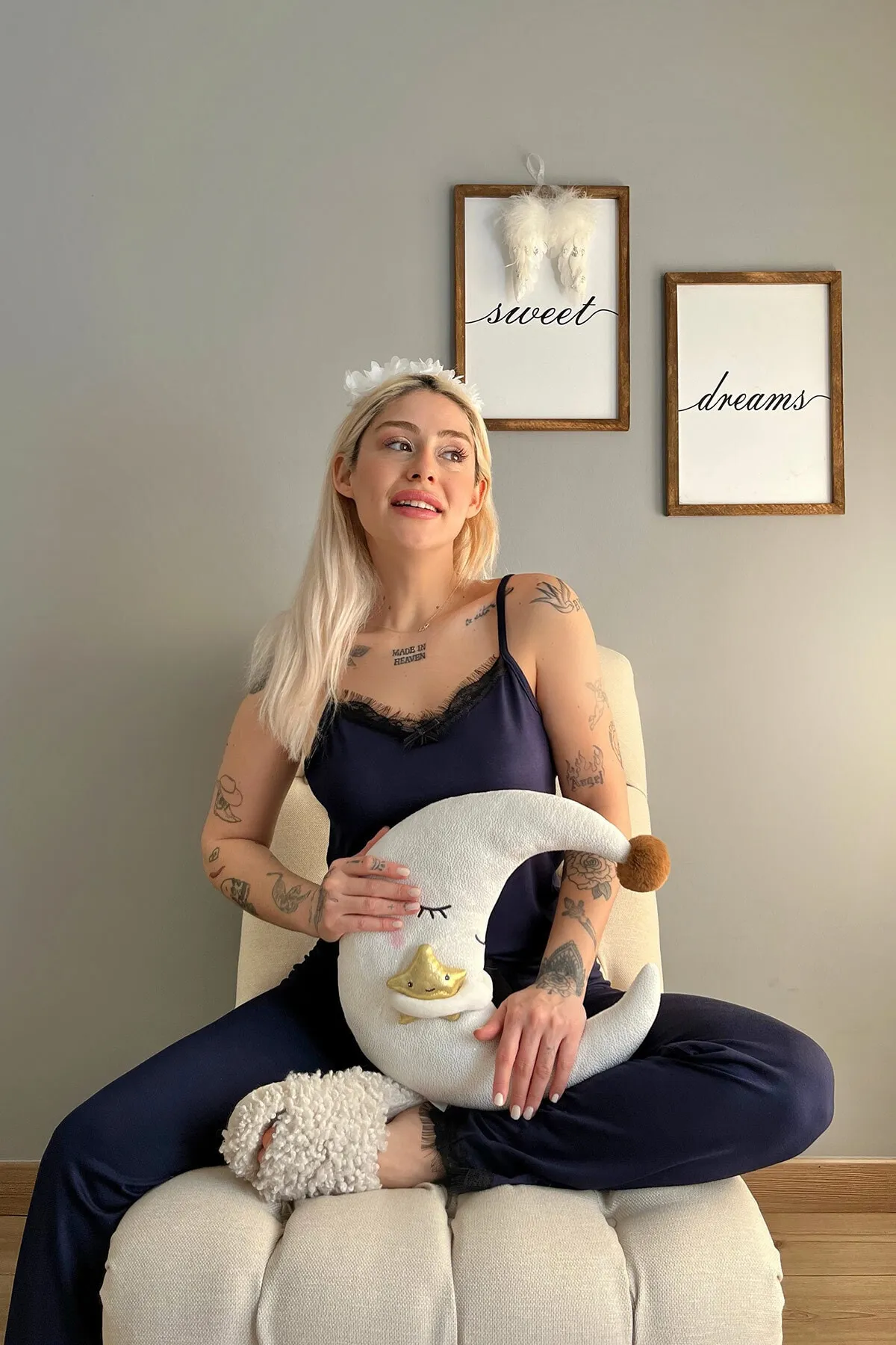 Pijamaevi  Damen-Pyjama-Set aus Marineblau mit Spitze und Seilriemen