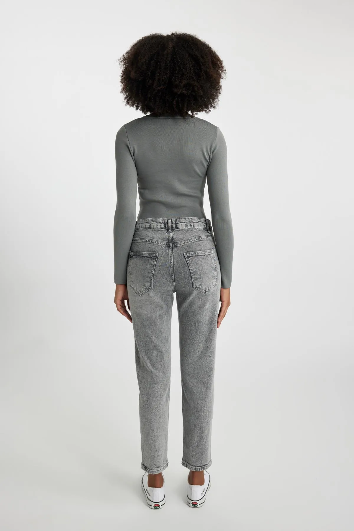 DeFacto  Lina Comfort Fit Hohe, bequeme Passform, leichte, schmale Beintaille, knöchellange Jeanshose