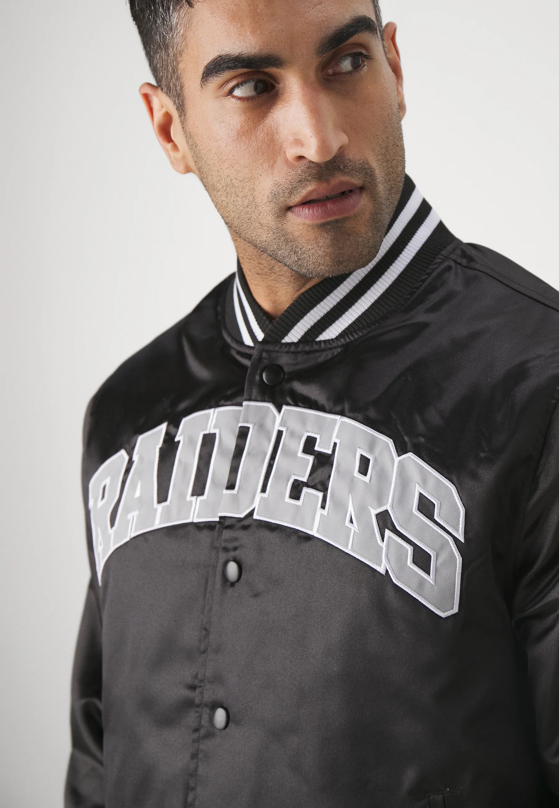 Chaqueta deportiva New Era NFL LAS VEGAS RAIDERS BOMBER