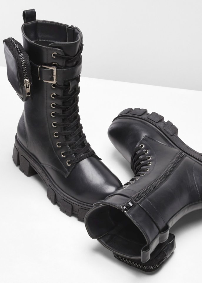 Schnürstiefel