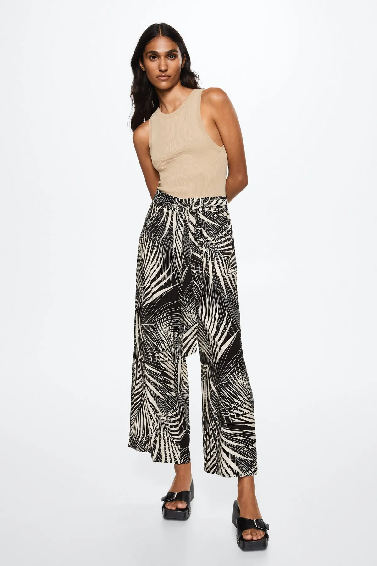 MANGO  Schwarze Damenhose 37000381