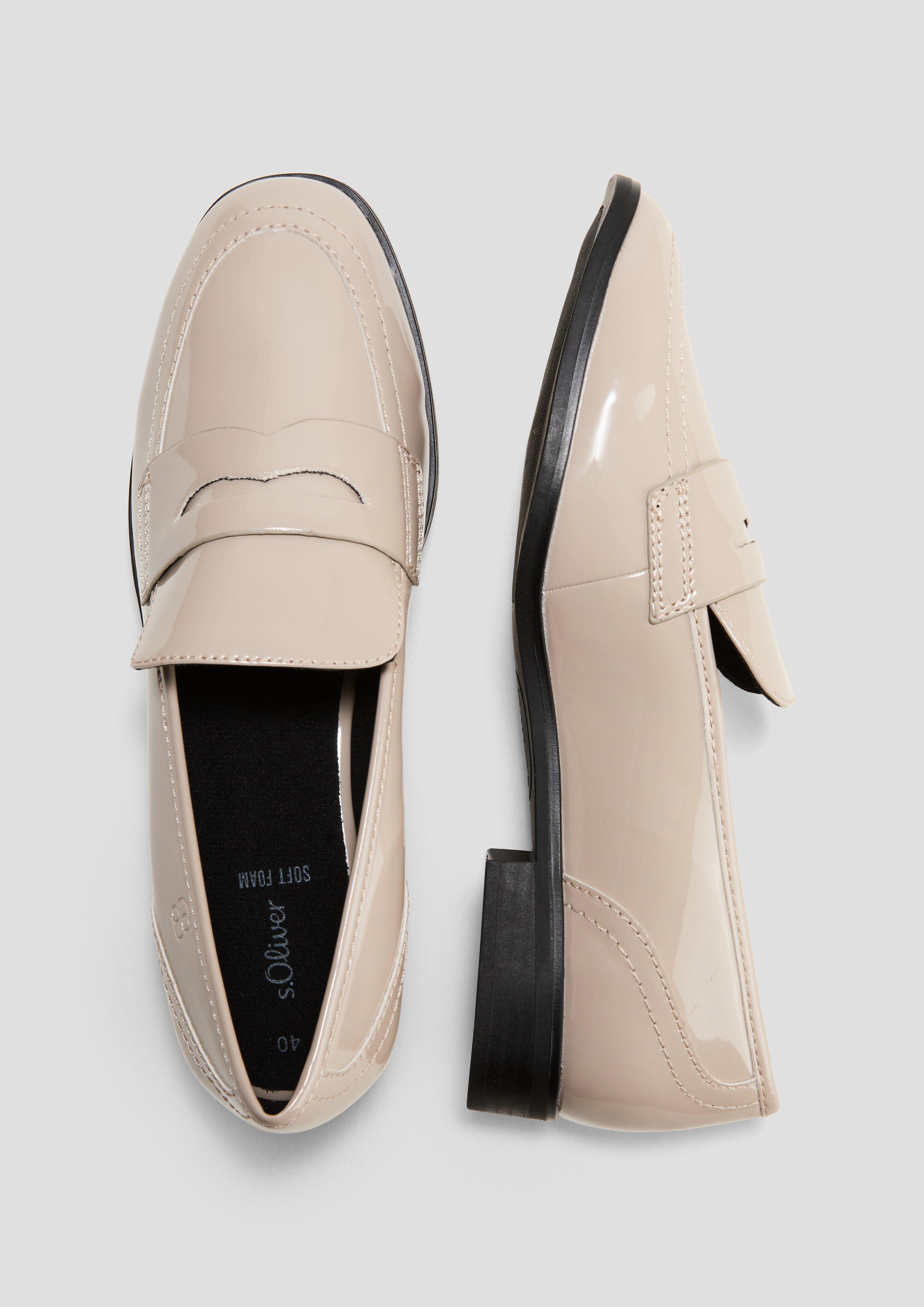 Zierliche Slipper aus Lederimitat  6008265-344