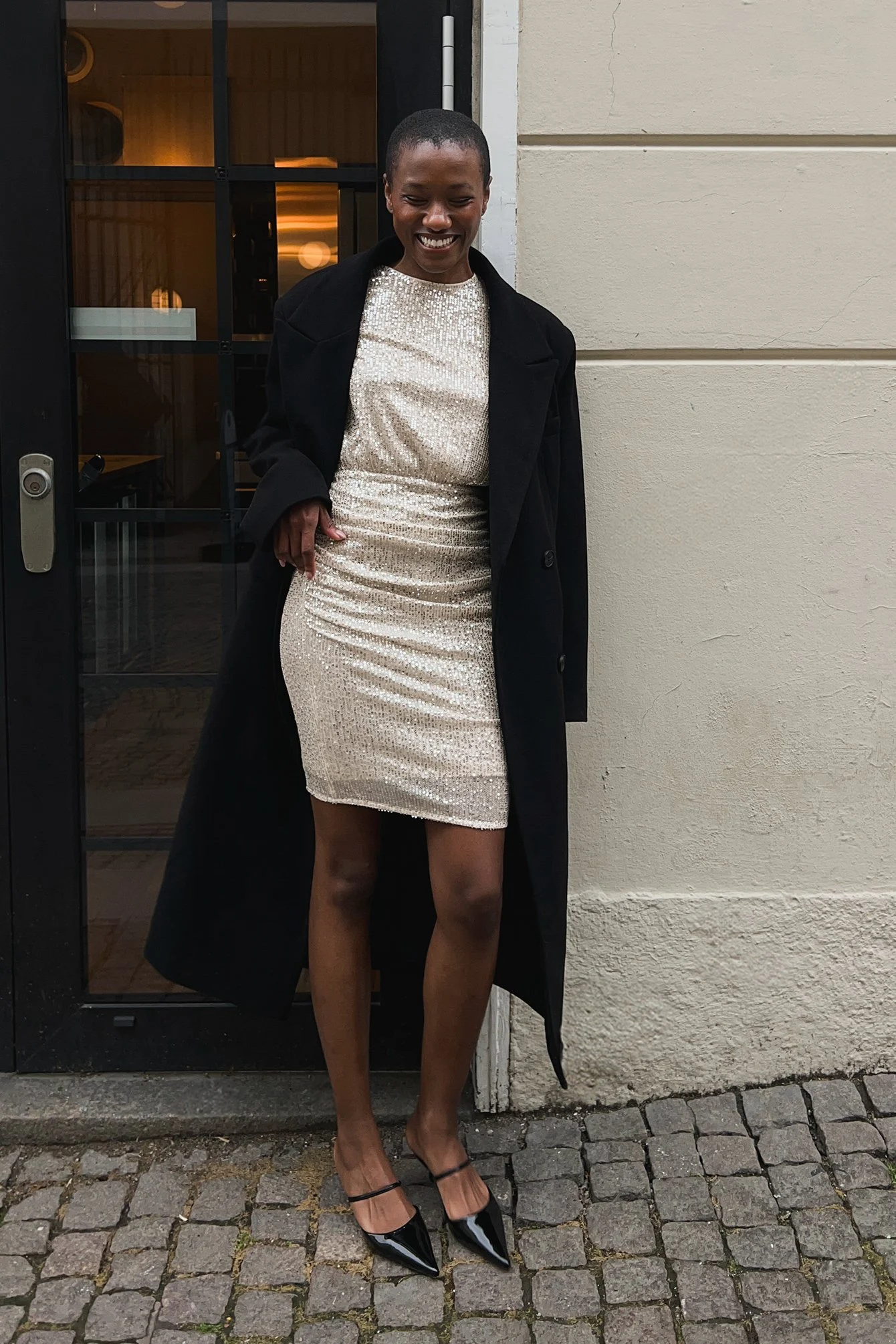 Mini-Pailletenkleid mit Rüschen
