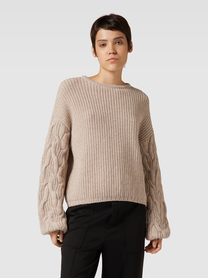 Strickpullover mit Zopfmuster in sand