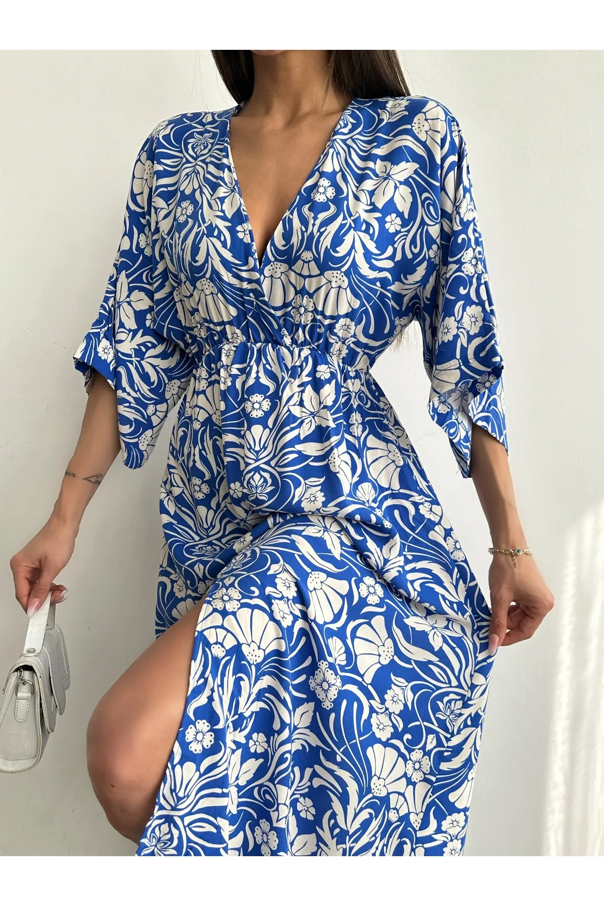 BEJNA  Blaues, zweireihiges, langes Sommerkleid mit Kragen und Schlitz für Damen