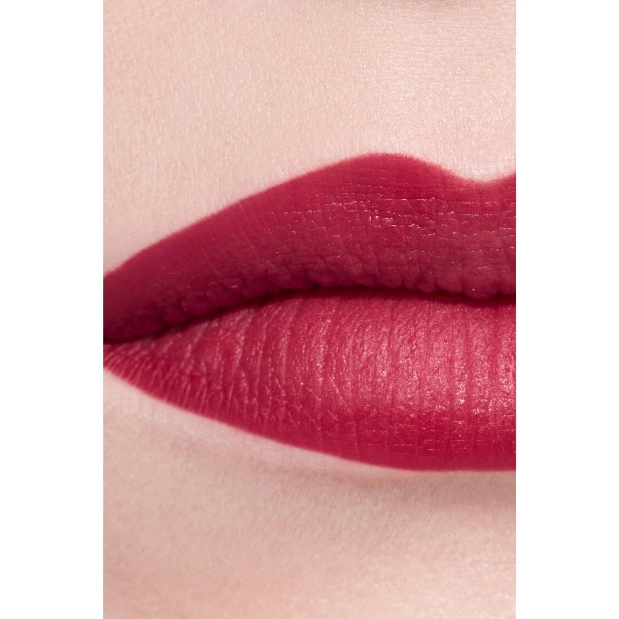 ROUGE ALLURE VELVET - EL LABIAL LUMINOSO Y TERCIOPELOSO