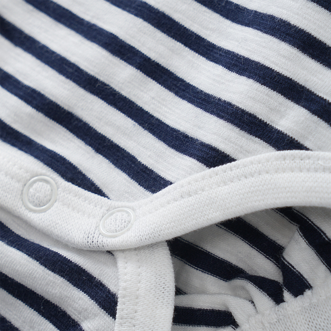 Newborn Strampler und Body im Set