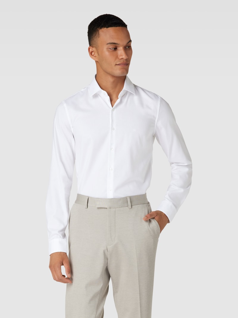 Slim Fit Business-Hemd mit Label-Stitching Modell 'Bari' in weiß