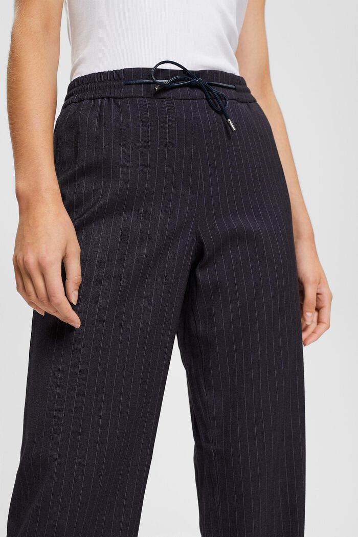 Mid-Rise-Hose mit Nadelstreifen im Jogger-Stil