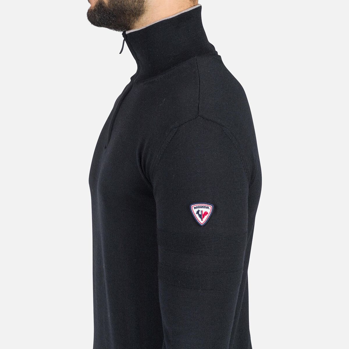 Gestreifter Herrenstrickpullover mit halblangem Reißverschluss