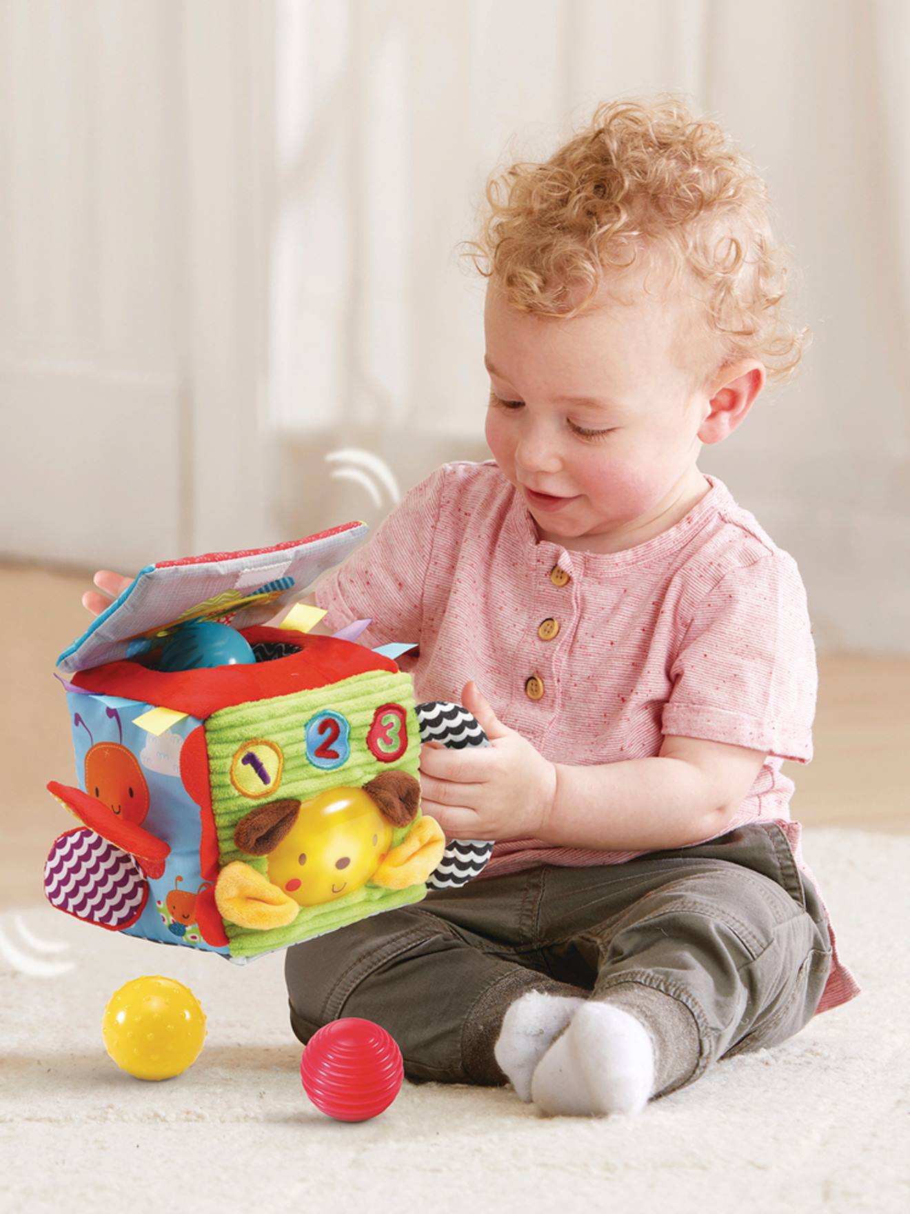 Cube interactif éveil sensoriel VTECH multicolore