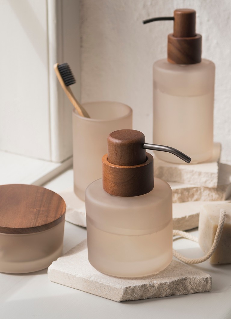 Mette Ditmer  Modest zeepdispenser