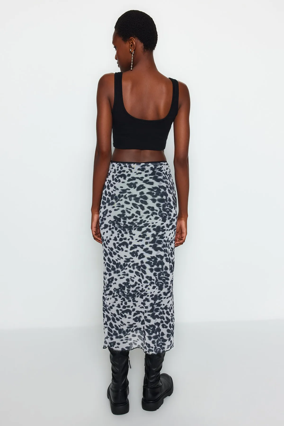 Trendyol Collection  Schwarzer Maxi-Strickrock aus dehnbarem, bedrucktem Tüll mit Taillendetail TWOAW24ET00124