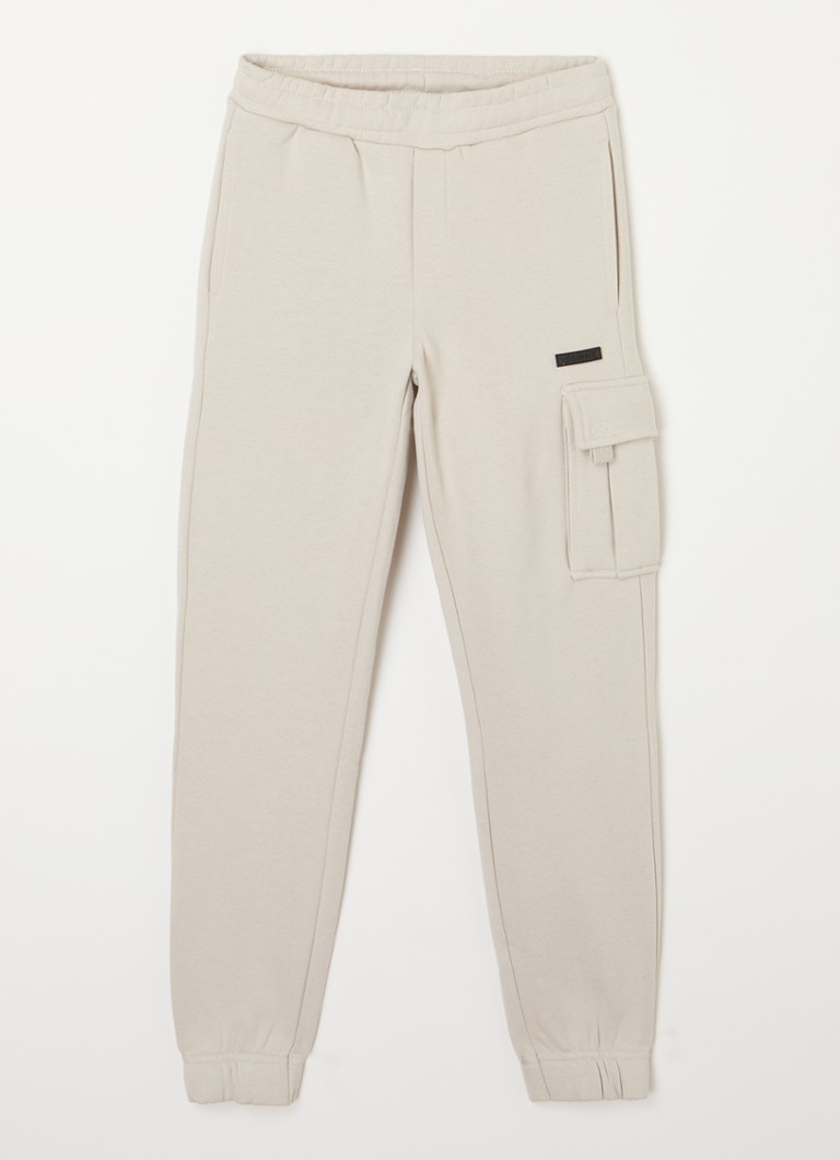 Calça de jogging NIK&NIK Justin com corte afunilado e bolso aplicado.